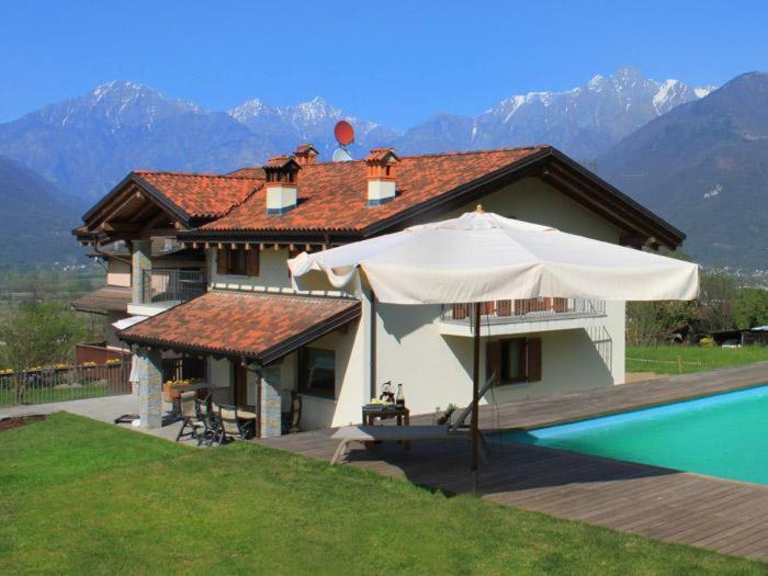 Borgo Chiaro Lägenhet Colico Exteriör bild